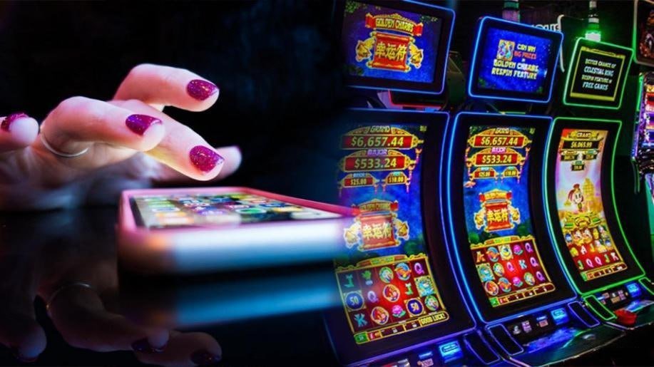 555rr mobile app screen showing sports casino and account sections together